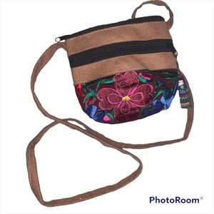Embroidery patchwork floral bag shoulder crossbody made in Mexico zipper small